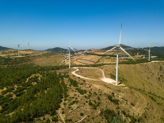 aerial-view-of-energy-producing-wind-turbines-PL3LQS5-1024x767