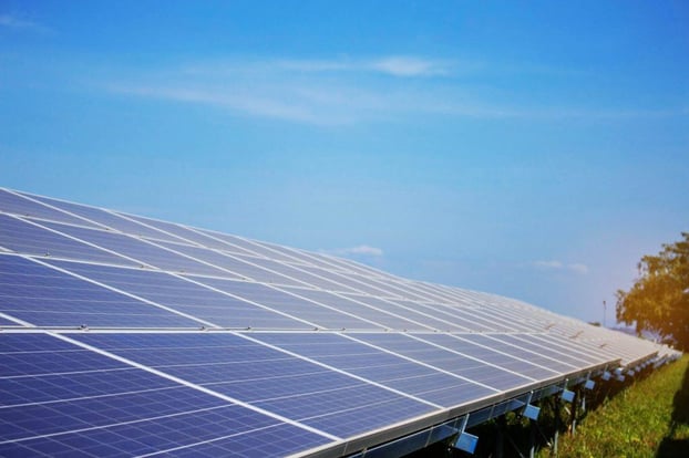 solar-panel-on-grassland-PRNFR4G-1024x683