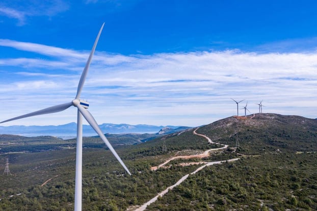 wind-turbines-renewable-energy-on-a-green-hill-win-KDKBFUL-1024x682